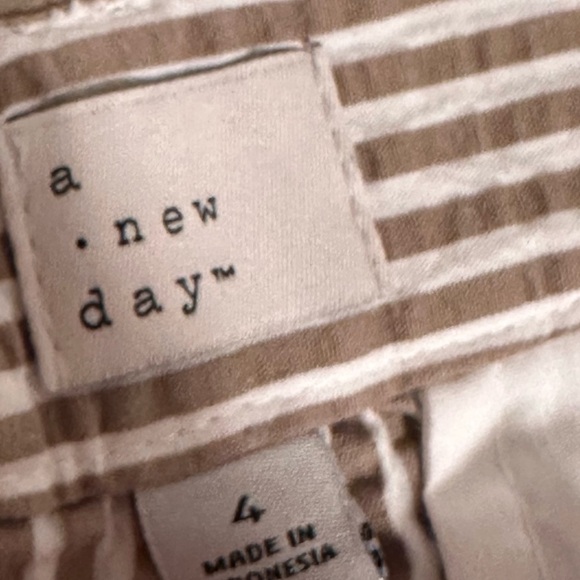 A new Day Chino Striped Textured Shorts Size 4 Cotton - Picture 2 of 15